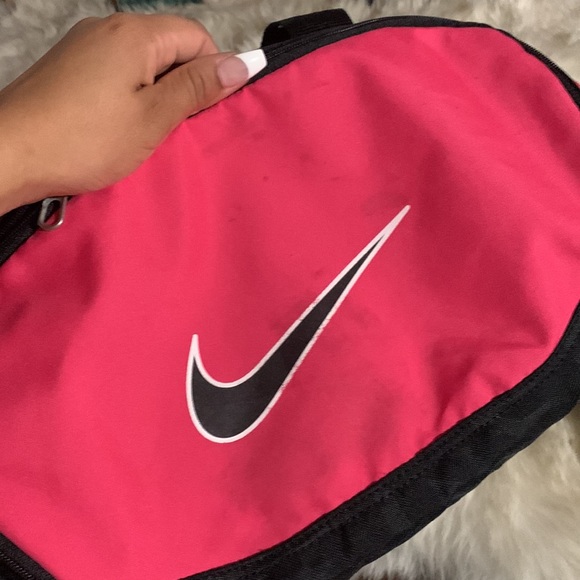 Nike pink small duffel bag - Picture 5 of 9